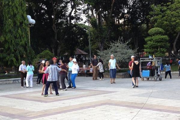 野外ジムでひと汗かいてフォー食べる！ベトナム式健康生活のススメ