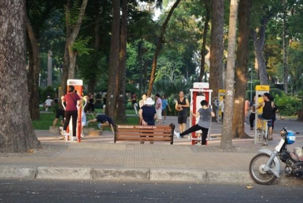 野外ジムでひと汗かいてフォー食べる！ベトナム式健康生活のススメ