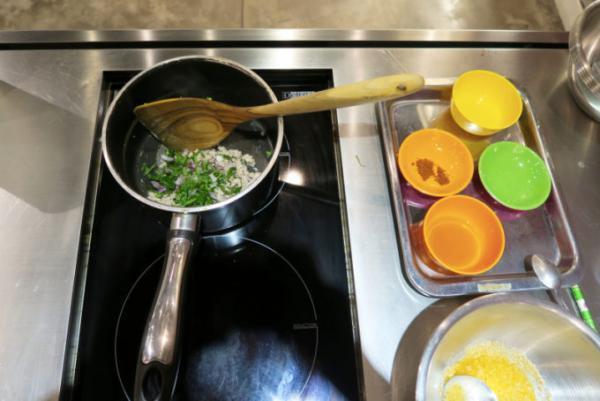 タイ版“料理の鉄人”のタイ料理教室「イッサヤー・クッキング・スタジオ」