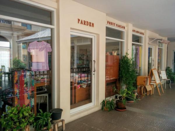 タイの旬が詰まったフルーツパフェをおしゃれカフェで堪能！