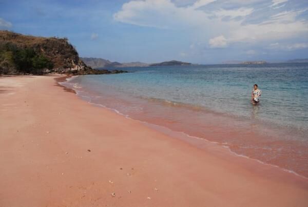 5_KOM_6906HI_PinkBeach