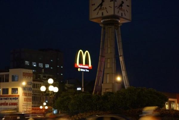 ホーチミンでを目撃せよ！イワシの渦のごときバイクの大群