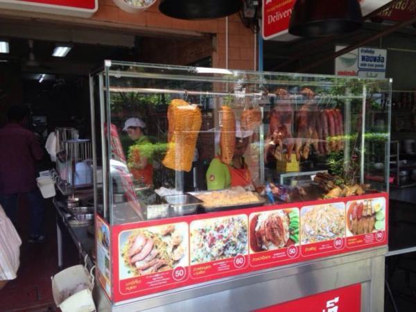 シンプルだけど美味しい！バンコク・トンローの老舗バミー店