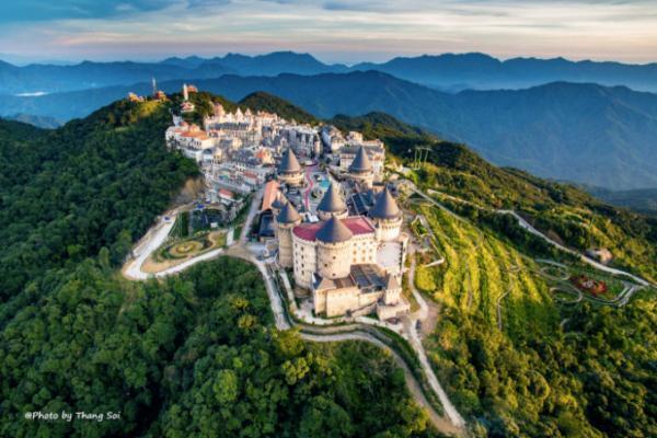 中世フランスの街並が出現！ダナンのテーマパーク「バナヒルズ」