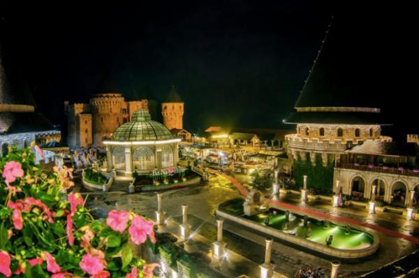 中世フランスの街並が出現！ダナンのテーマパーク「バナヒルズ」