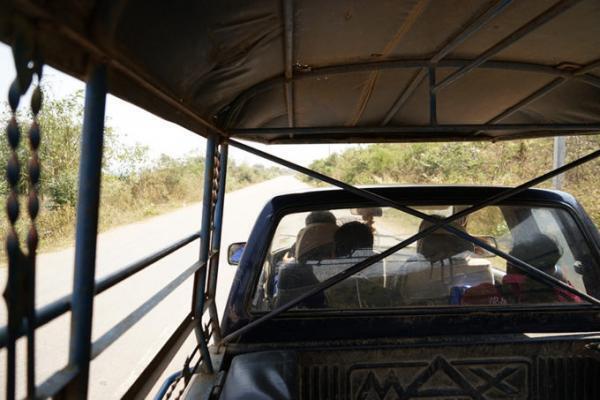 国境を越えて～ラオスのサイニャブリーからタイのルーイに抜ける