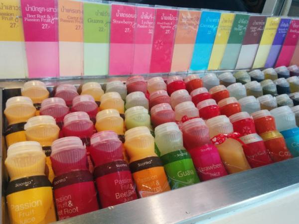 暑いバンコクで水分補給にフレッシュジュースはいかが？