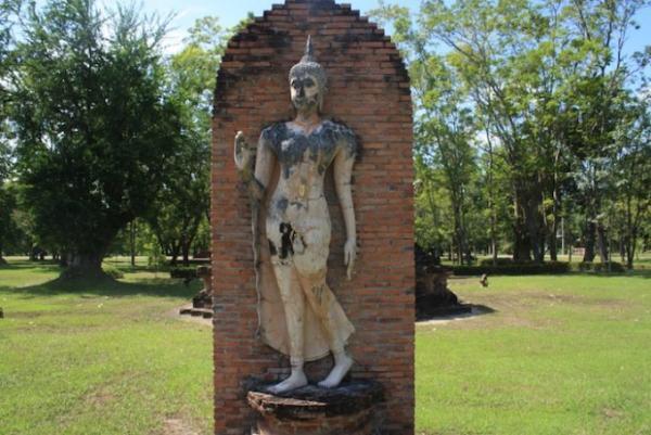 美しい仏像に会いに行こう！世界遺産スコータイでオススメの寺院
