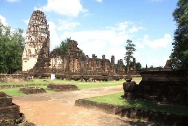 美しい仏像に会いに行こう！世界遺産スコータイでオススメの寺院