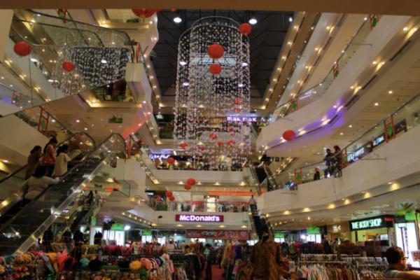 ジョグジャカルタの目抜き通り「マリオボロ通り」