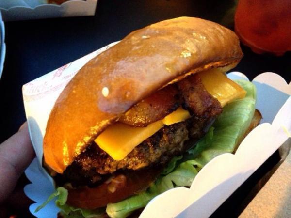 週末限定開催！バンコク・トンロー駅前のおしゃれマーケット「TGIF market」