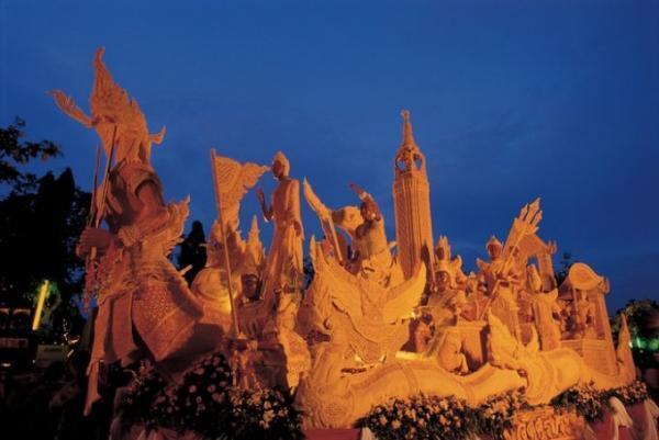 タイ3大祭りの1つ「ウボンラーチャターニー・キャンドルフェスティバル」