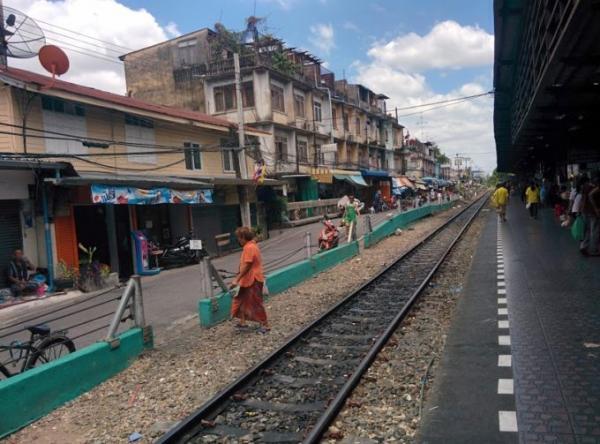 トンブリーを歩いてバンコクのノスタルジーを感じてみよう
