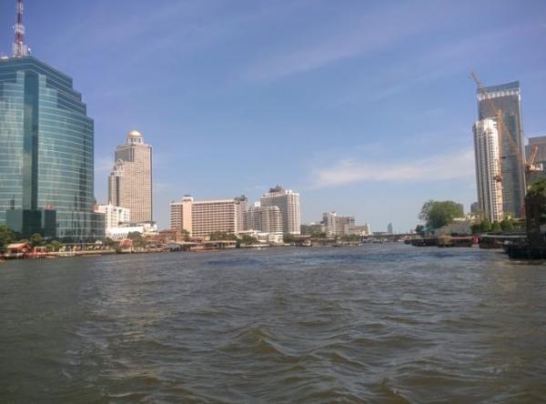 トンブリーを歩いてバンコクのノスタルジーを感じてみよう