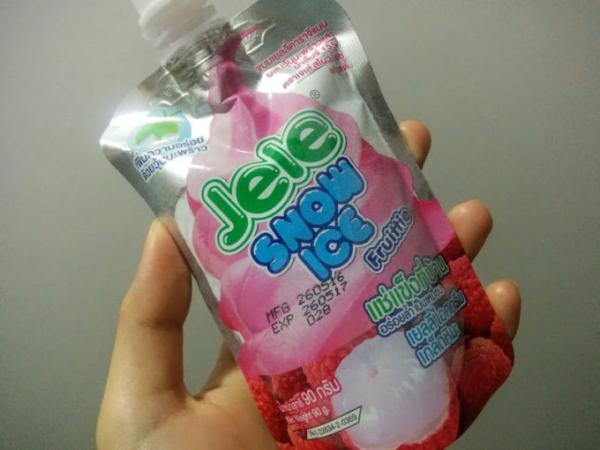タイのスーパーの「ライチ味ゼリーアイス」が安くて美味！