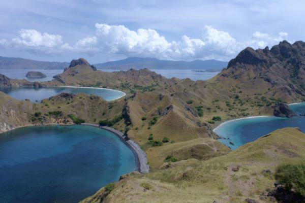 ドラゴンだけじゃない、コモドのピンクサンド＆絶景ビーチ！