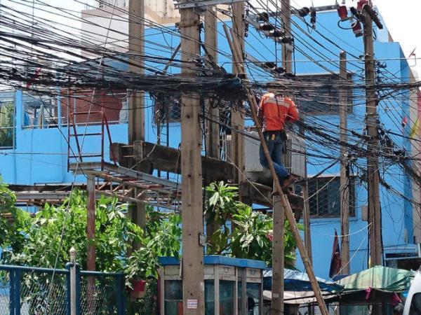 バンコクの頭上グルグル物語