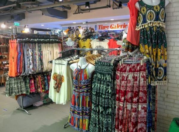 バンコクの巨大ショッピングセンターMBKでお買い物