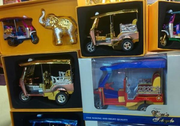 バンコクの巨大ショッピングセンターMBKでお買い物