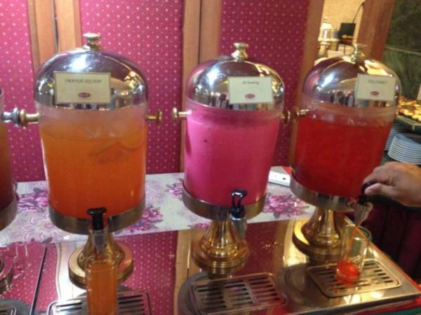 ブルネイで大人気のピンクの飲み物！バンドンジュースってなに？？