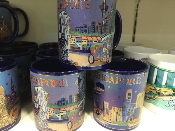 シンガポールで24時間営業のムスタファセンターでお土産探し