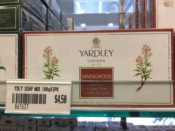 シンガポールで24時間営業のムスタファセンターでお土産探し