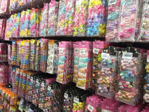 シンガポールで24時間営業のムスタファセンターでお土産探し