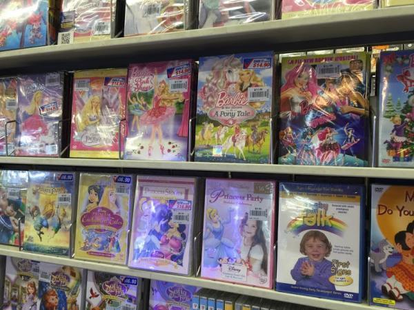 シンガポールで24時間営業のムスタファセンターでお土産探し