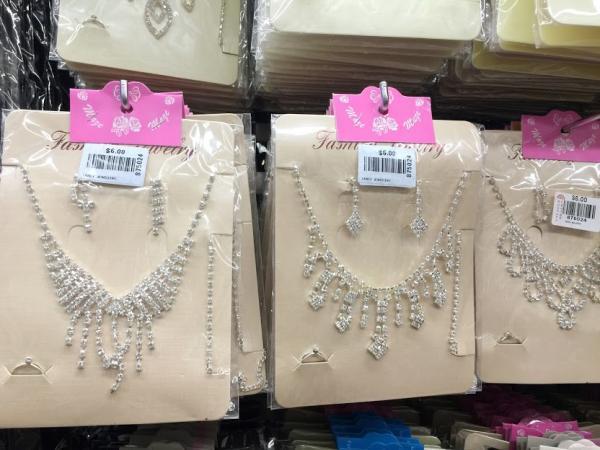 シンガポールで24時間営業のムスタファセンターでお土産探し