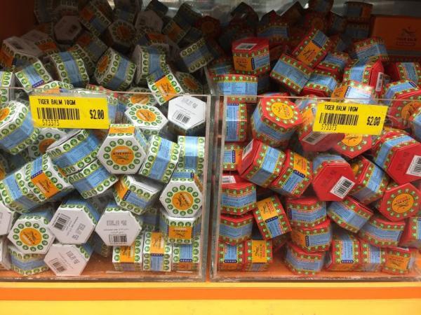 シンガポールで24時間営業のムスタファセンターでお土産探し