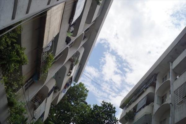 まるで箱庭？チュンクー（団地）で眺めるベトナムローカルの暮らし