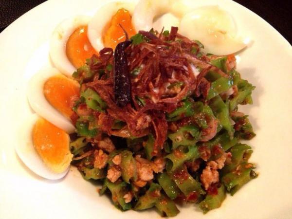 バンコクでマッサマンカレーを食べるならココ！老舗レストラン「タリンプリン」