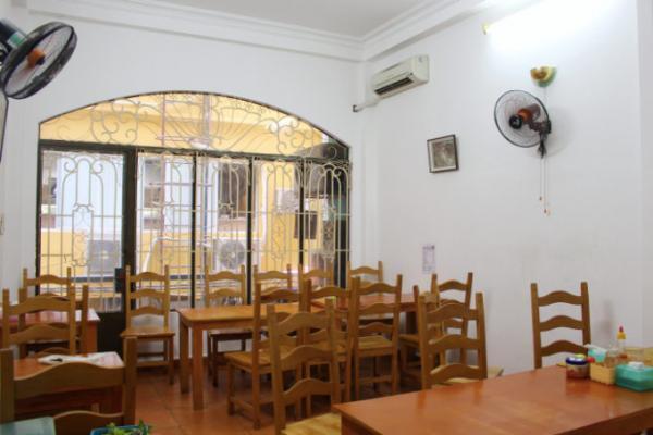 ホーチミンの人気店！思わずハマる旨さのブンチャー専門店