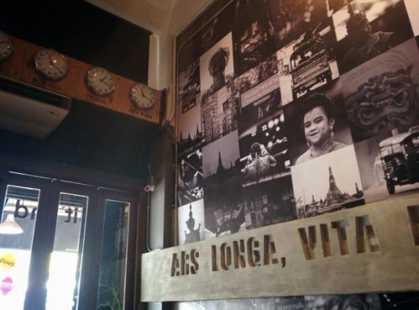 オシャレなカフェレストラン「Sit and Wonder」でリーズナブルなタイ料理を