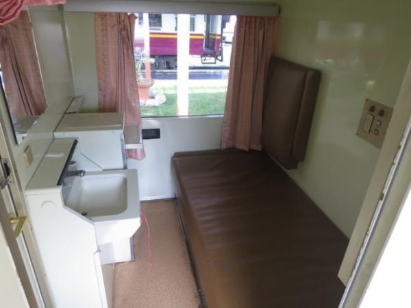 まもなく終焉？タイで活躍する日本のブルートレイン