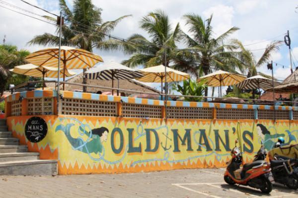 バリでのんびりサーフィンをするなら「オールドマンズ・ポイント」へ
