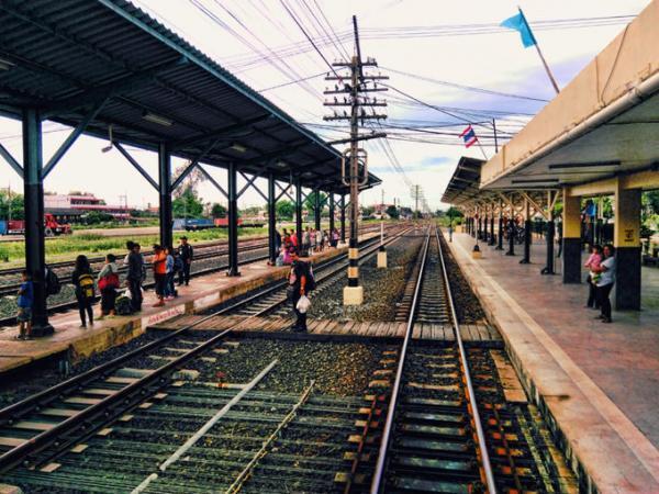 国境を越えて 〜 バンコクからラオスへ 260バーツの旅 〜