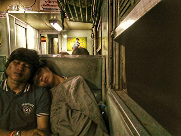 国境を越えて 〜 バンコクからラオスへ 260バーツの旅 〜