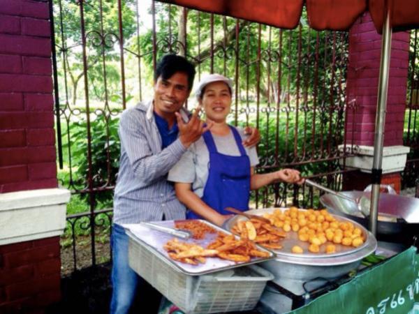 バンコク・ルンピニ公園の屋台でローカル朝ごはんを満喫しよう！
