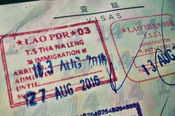 国境を越えて 〜メコンを越えるわずか15分の国際列車〜