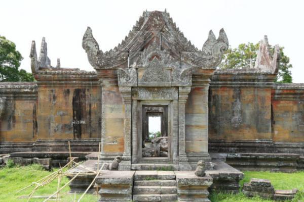 世界遺産はアンコール・ワットだけじゃない！郊外で見ごたえ抜群な遺跡4つ！