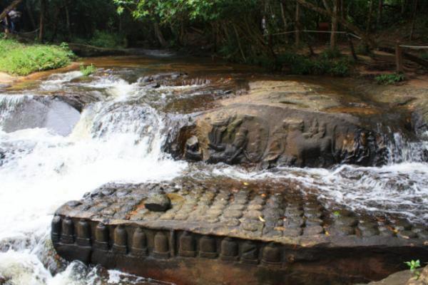 世界遺産はアンコール・ワットだけじゃない！郊外で見ごたえ抜群な遺跡4つ！