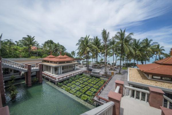 世界が認めるプーケットの最高級リゾート「トリサラ」で至福のバカンスを