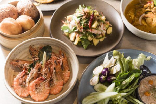 プーケット屈指の高級リゾート「トリサラ」の極上ダイニングシーン