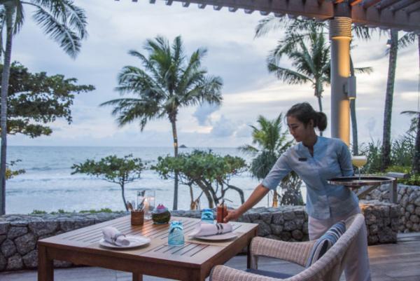 プーケット屈指の高級リゾート「トリサラ」の極上ダイニングシーン