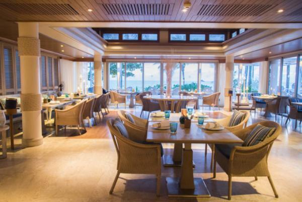 プーケット屈指の高級リゾート「トリサラ」の極上ダイニングシーン