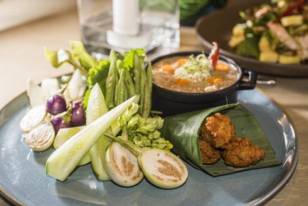 プーケット屈指の高級リゾート「トリサラ」の極上ダイニングシーン