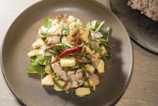 プーケット屈指の高級リゾート「トリサラ」の極上ダイニングシーン