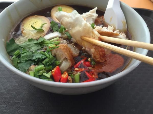 シンガポールの人気ローカル食「ローミー」の行列ができる人気店！