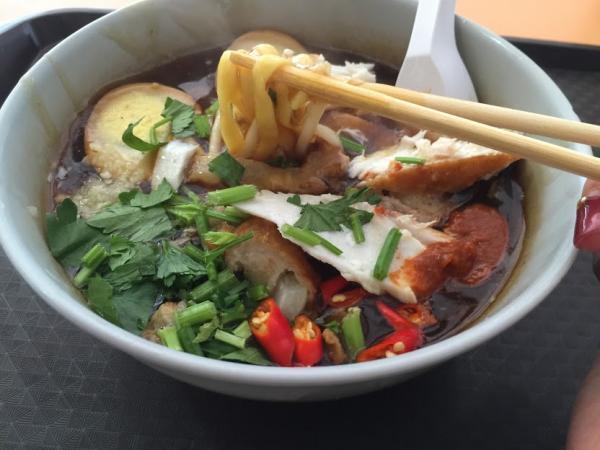 シンガポールの人気ローカル食「ローミー」の行列ができる人気店！